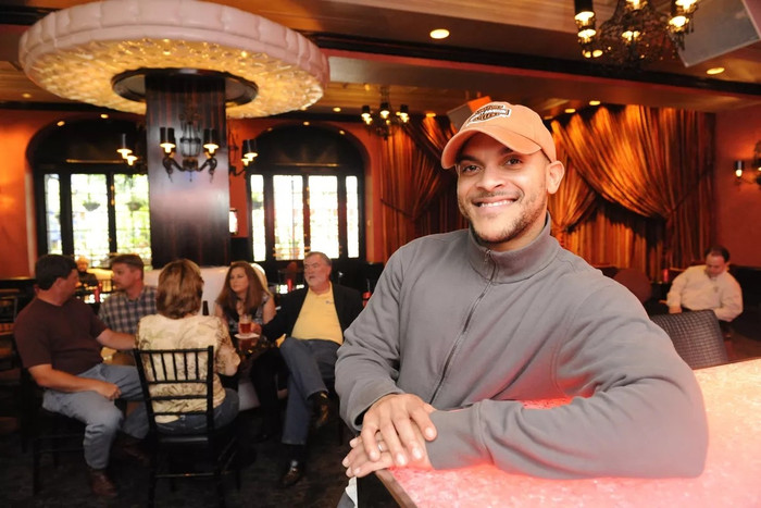 Irvin Mayfield đã sử dụng quỹ từ thiện để sống xa hoa.