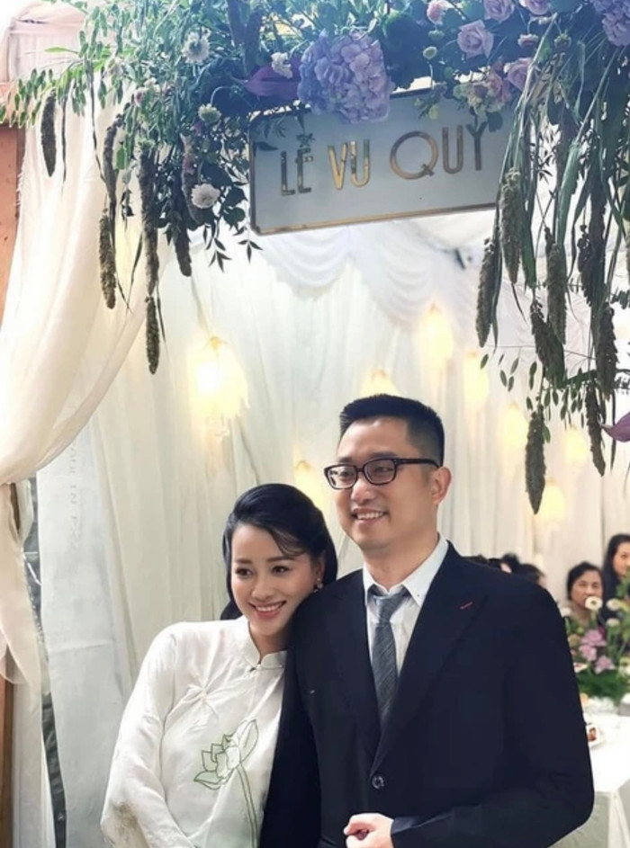 MC Quỳnh Chi hạnh phúc trong lễ vu quy đẹp như cổ tích tại Hà Nội.