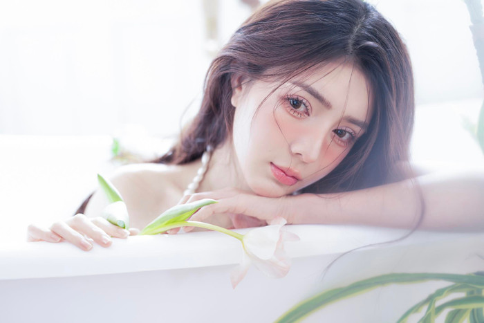 Lilly Luta ngày càng xinh đẹp.