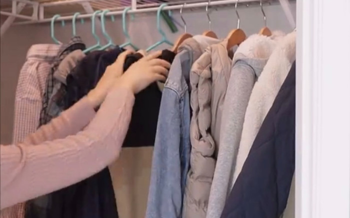 Dọn tủ đồ của chồng, người phụ nữ bất ngờ phát hiện kho báu trị giá 4 tỷ đồng Ảnh 2