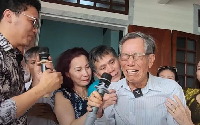 Con trai 7 tuổi bỏ nhà đi, 48 năm sau tìm về bỗng òa khóc vì 2 câu nói của cha Ảnh 2