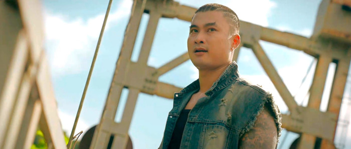 Sự bốc đồng, cả tin của Khương khiến Hồng và gia đình nhiều lần rơi vào nguy hiểm.&nbsp;