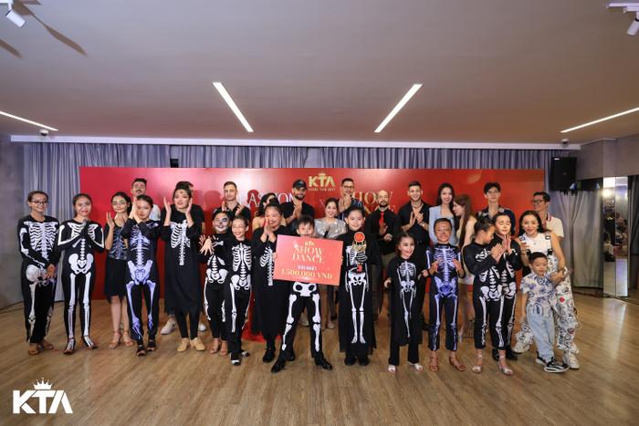 Con trai của Khánh Thi biểu diễn cùng với lớp và giành được giải nhất cuộc thi Show Dance.&nbsp;