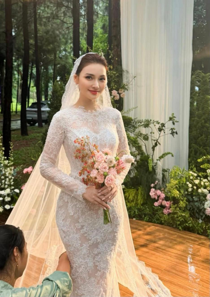 Được biết, lễ cưới của Bích Thuỷ sẽ được diễn ra tại Hà Nội ít ngày tới đây.