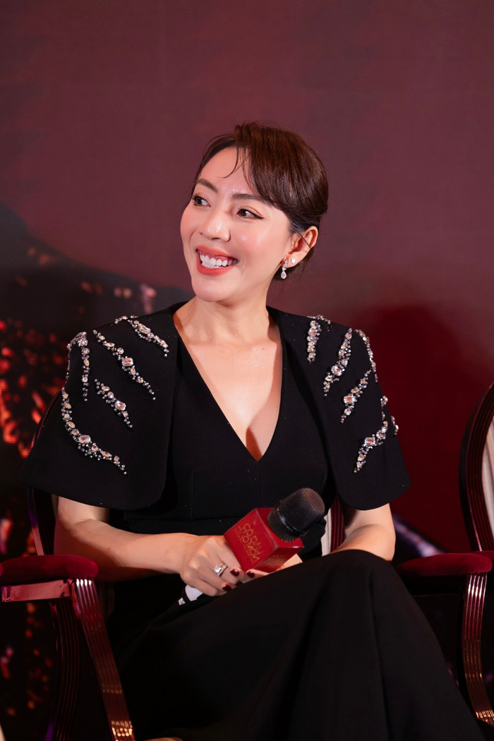 Thu Trang cho biết các nghệ sĩ nên ngồi lại để giải quyết mâu thuẫn cá nhân thay vì đưa lên mạng. 