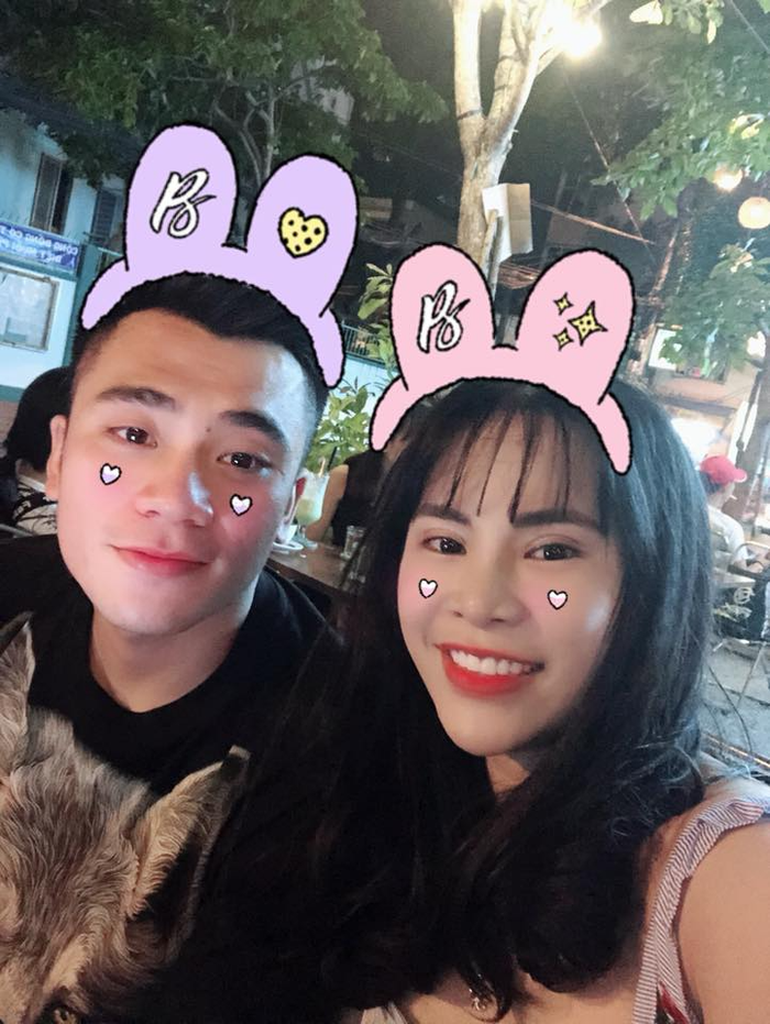 Bùi Tiến Dụng và bạn gái công khai yêu nhau vào năm 2018. Cặp đôi có với nhau một con trai nhưng vẫn chưa hé lộ về thông tin làm đám cưới. 