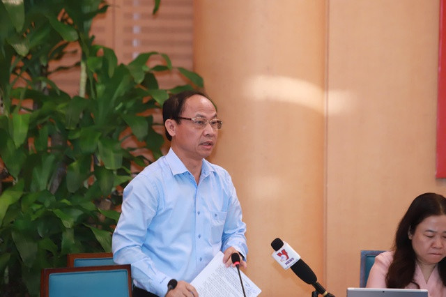 Đại diện Sở GD-ĐT Hà Nội phát biểu tại buổi họp báo.