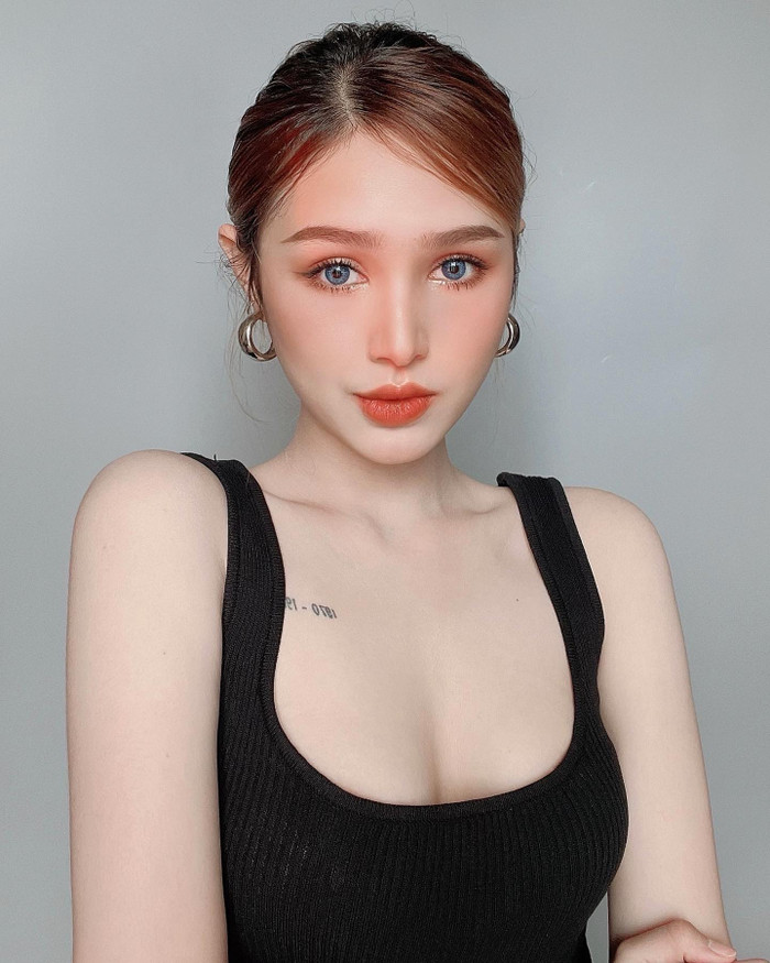 Xoài Non trở thành tâm điểm chú ý khi bị công khai nói xấu ngay trên sóng livestream.