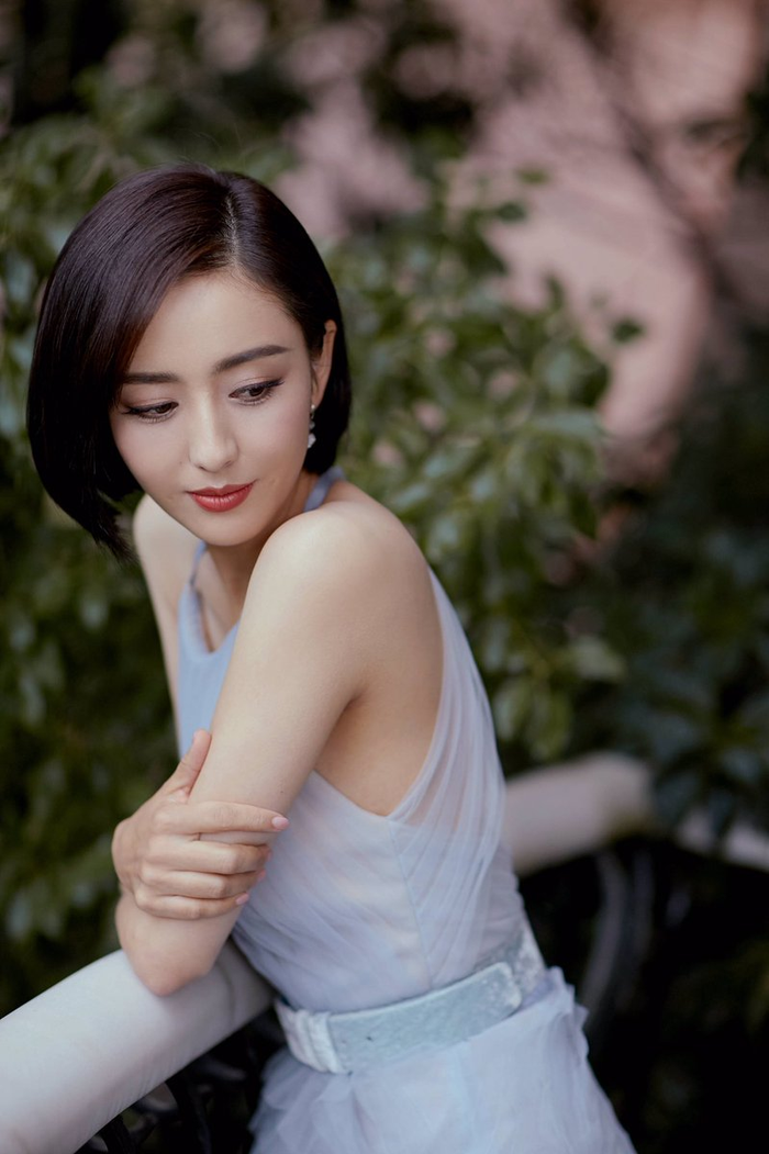Đại diện của nữ diễn viên phủ nhận tin đồn đang lan truyền trên mạng xã hội. Phía Đồng Lệ Á sẽ kiện những tài khoản tung tin sai sự thật, gây ảnh hưởng danh tiếng của cô.