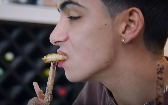 Bộ nail giá 1,2 tỷ đồng của chàng trai 23 tuổi Ảnh 2