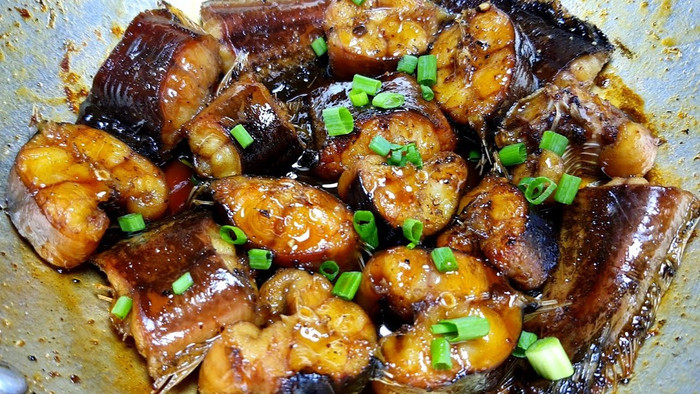 Cá chê kho ăn vô cùng đưa cơm trong ngày rét.