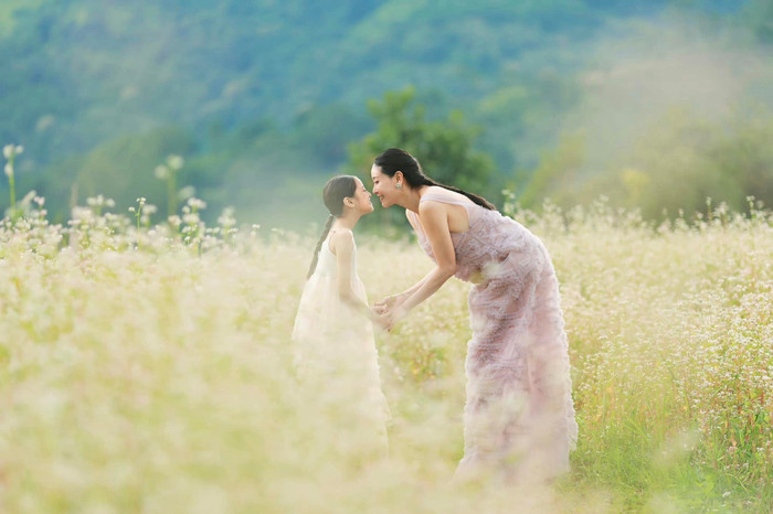 Con gái út của Hoa hậu Hà Kiều Anh xinh như thiên thần khiến nhiều người xuýt xoa. 