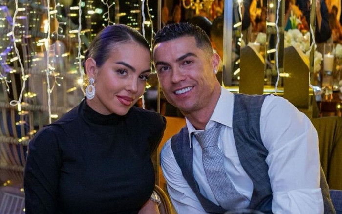 Bạn gái Ronaldo nhập viện Ảnh 2