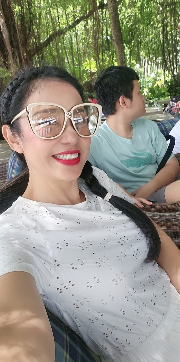 Hiện, Việt Trinh không đóng phim và dành nhiều thời gian cho con trai.