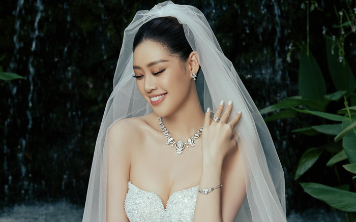 Hoa hậu Khánh Vân tung ảnh cưới 'full hd' cùng vòng cổ kim cương 700 triệu Ảnh 2