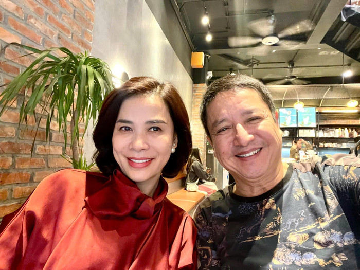 Nghệ sĩ Chí Trung và bạn gái.