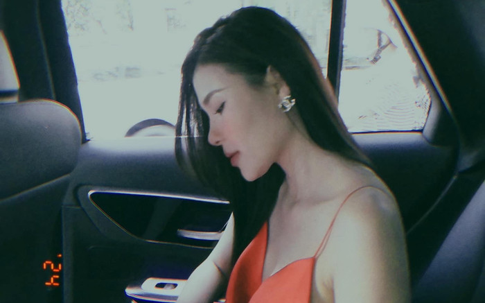 Thuý Diễm mặc trễ nải Ảnh 2