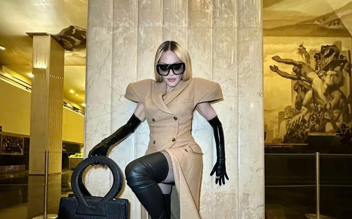 Nữ ca sĩ bị tố bỏ túi gần 100 tỷ từ thiện Ảnh 2