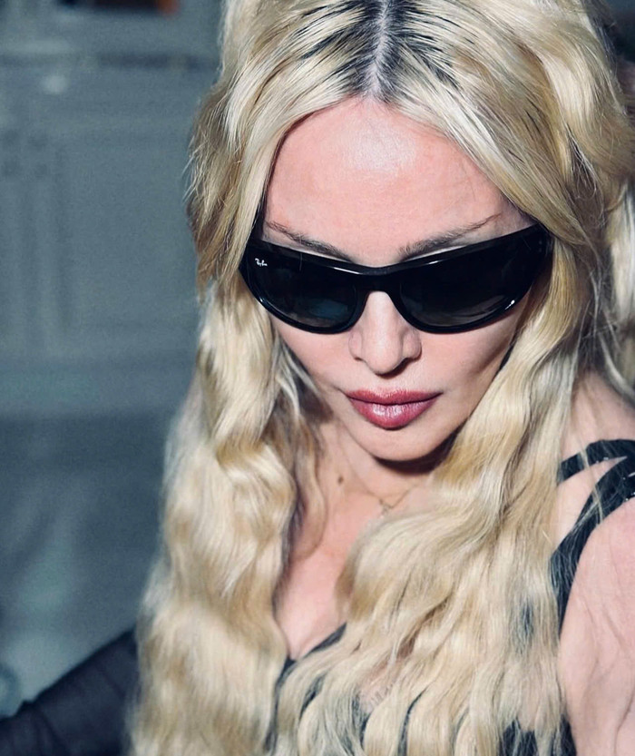 Nữ ca sĩ bị đông đảo khán giả chỉ trích vì lùm xùm từ thiện.