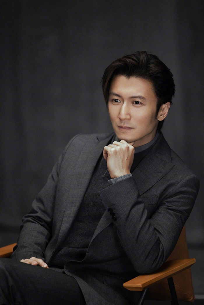 Hành động thiên vị của Tạ Đình Phong gây tranh cãi.