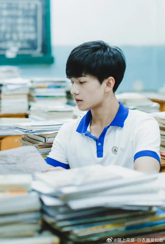 Tại sao nhan sắc Dương Dương được ví như quốc bảo khiến Tiêu Chiến nép vế? Ảnh 2