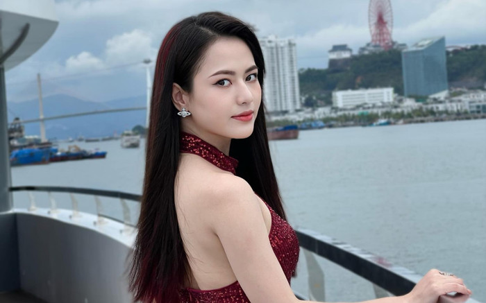 Bóng hồng quyến rũ nhất Độc đạo khoe lưng trần nóng bỏng Ảnh 2