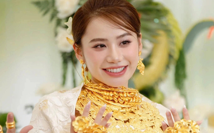 Mẹ trao hồi môn 1.000 cây vàng cho con gái: 'Vàng lên 150 triệu/lượng cũng tặng cho con