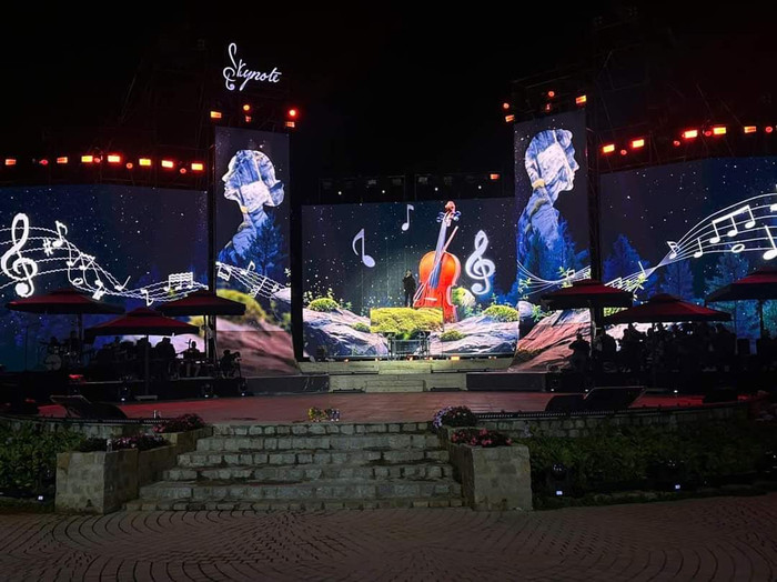 Demo sân khấu live concert của Quốc Thiên tại Lavender Dalat Hotel and Resorts đang thu hút sự quan tâm của đông đảo khán giả 
