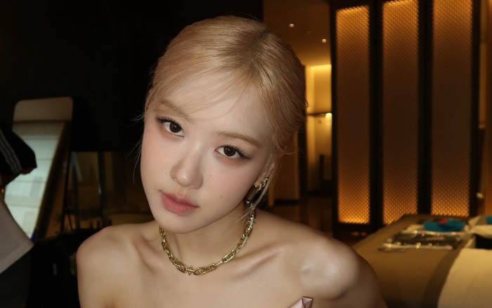 Những bí quyết giữ thân hình 'mình hạc xương mai' của Rosé Ảnh 2