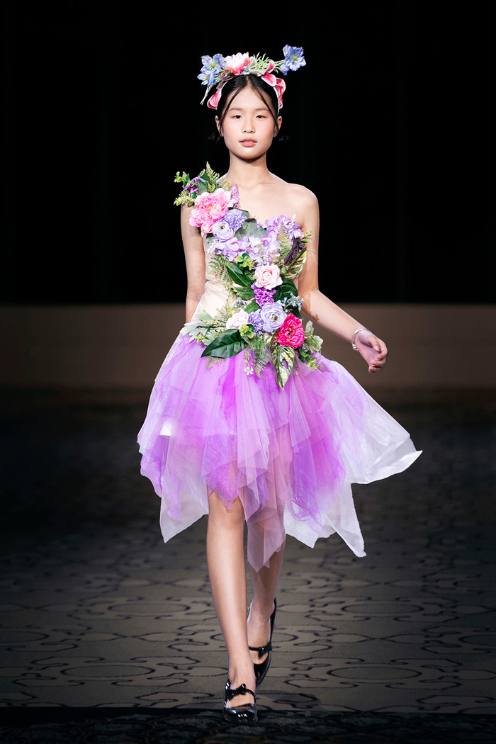 Hoàng Ý là một trong những học trò của Xuân Lan dự Tuần lễ thời trang Tokyo Couture Fashion Week.