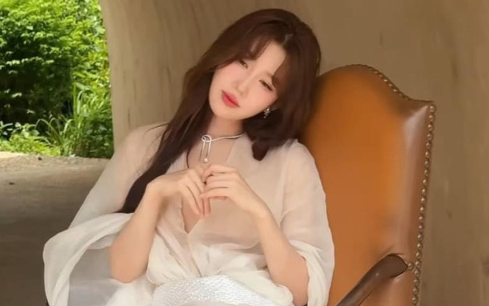 Thuý Ngân diện đồ mỏng tang, khoe 'cặp kiếm Nhật' bỏng mắt Ảnh 2