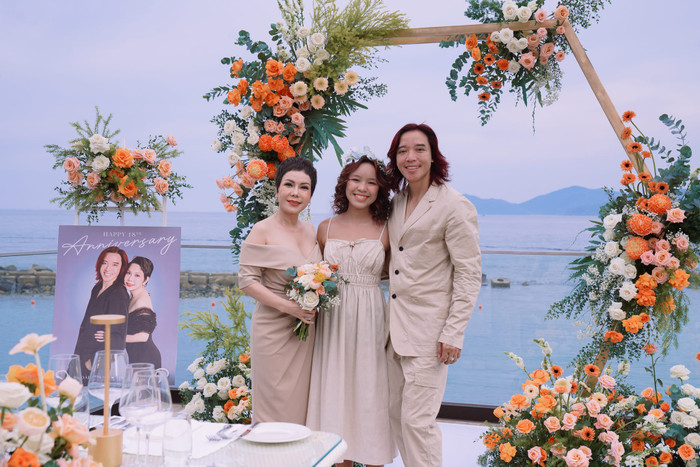 Tổ ấm hạnh phúc, viên mãn của Việt Hương và Hoài Phương bên cạnh con gái.