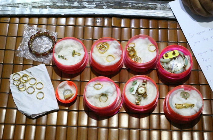 Số vàng được phát hiện trong két sắt của bà Phượng.