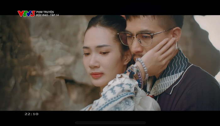 Tuyết (Thanh Huế) tiếp tục làm theo sự sai bảo của Dũng 'kính' dù Khương (Duy Hưng) đã hết lòng với cô. 