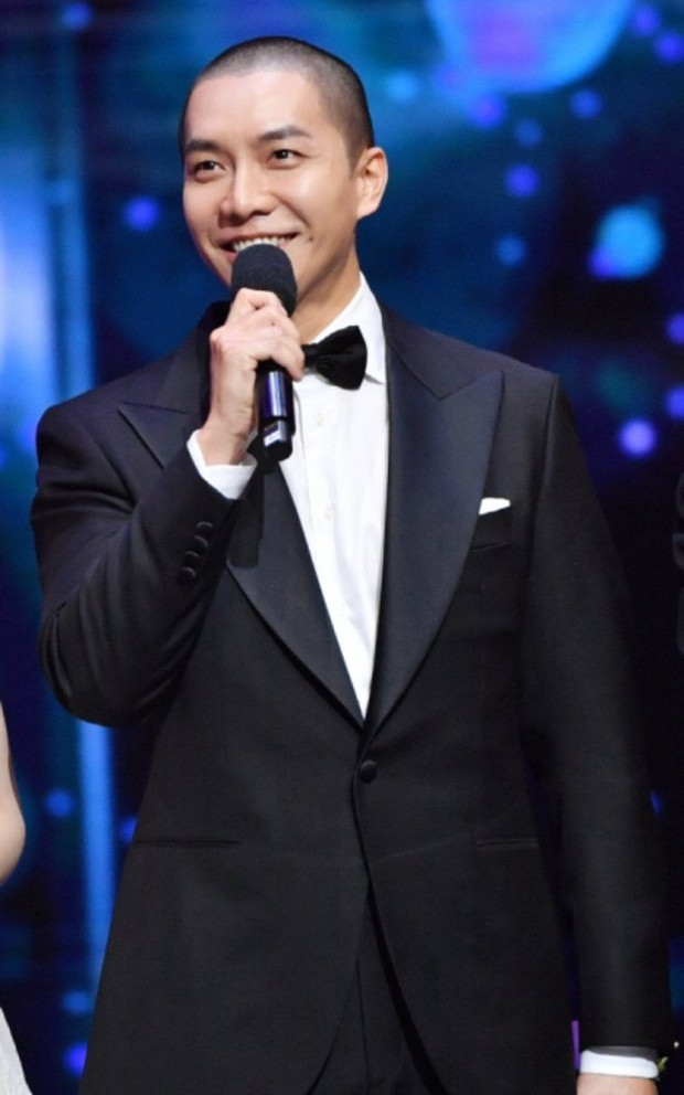 Trước đó, nam diễn viên Hàn Quốc từng hé mở lý do cắt tóc là vì yêu cầu của vai diễn trong phim mới.