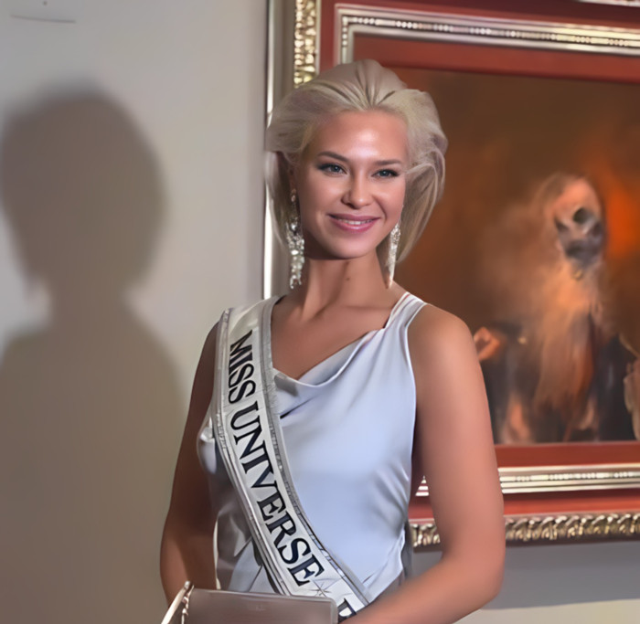 Diện mạo của đối thủ Kỳ Duyên trong ngày đầu tiên gây tranh luận trên mạng xã hội. Nhiều người cho rằng kiểu tóc này khiến diện mạo của cô nàng bị dìm xuống 10 lần. 