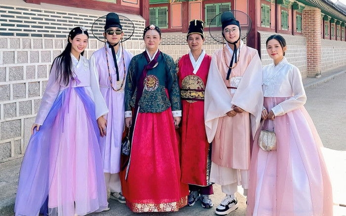 Midu đưa đại gia đình đi Hàn, chồng thiếu gia gây chú ý Ảnh 2