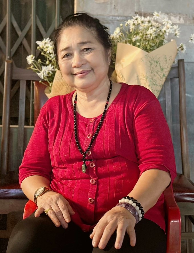 Nữ diễn viên gạo cội được nhiều đồng nghiệp và khán giả yêu mến vì tính tình hòa đồng, nhiệt huyết với nghề.