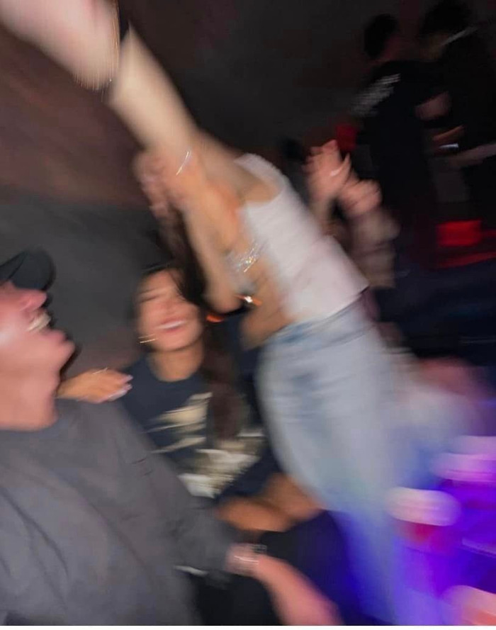 Lee Min Ho (ngoài cùng góc trái) cũng có mặt tại bữa tiệc này. 