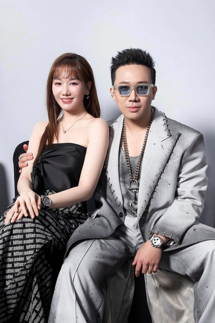 Ngược lại Hari Won cũng thường xuyên 'tháp tùng' Trấn Thành trong những sự kiện quan trọng. Ảnh: FBNV