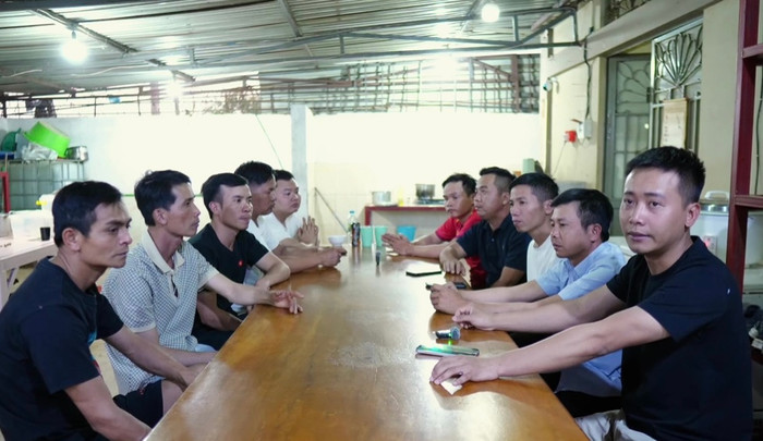 Quang Linh Vlogs họp team Châu Phi và lên tiếng vụ việc.