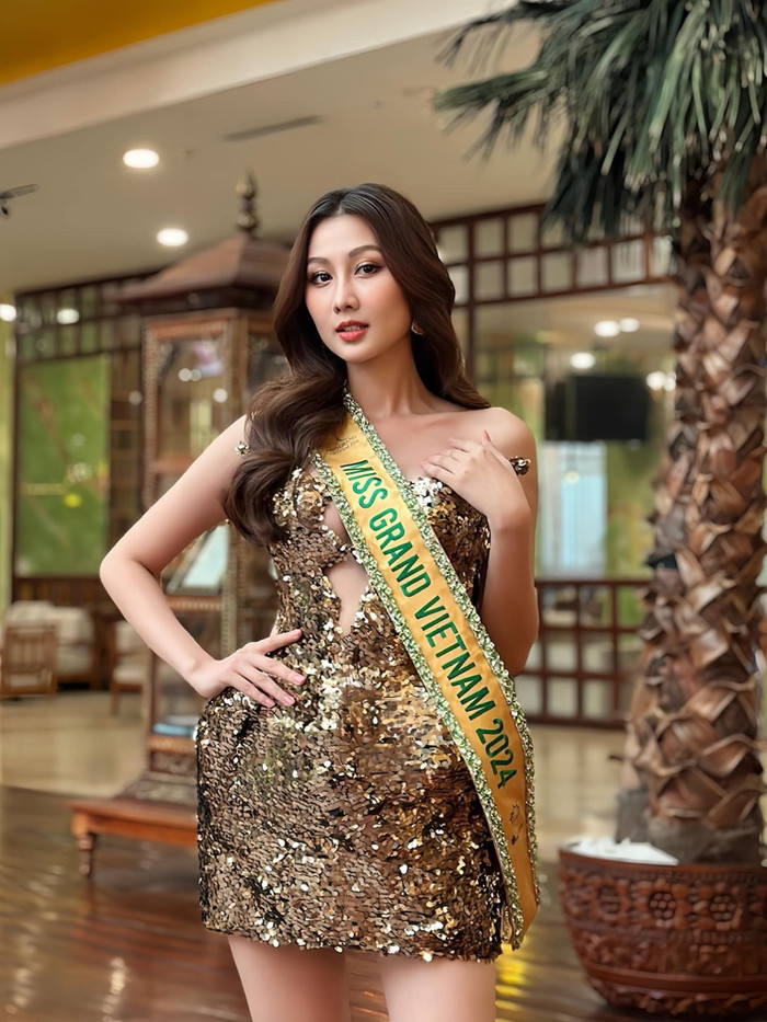 Đại diện Việt Nam bị phản ứng vì nói sai ngữ pháp khi đang trò chuyện cùng chủ tịch Miss Grand International. 