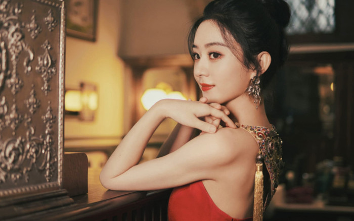 Triệu Lệ Dĩnh bỏ filter, lộ diện với nhan sắc khác lạ Ảnh 2