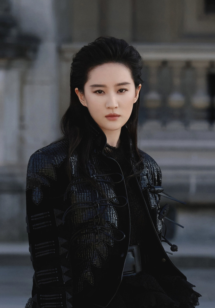 Hình ảnh mới nhất của Lưu Diệc Phi khi tham dự tuần lễ thời trang ở nước Pháp. Ảnh: Sưu tầm