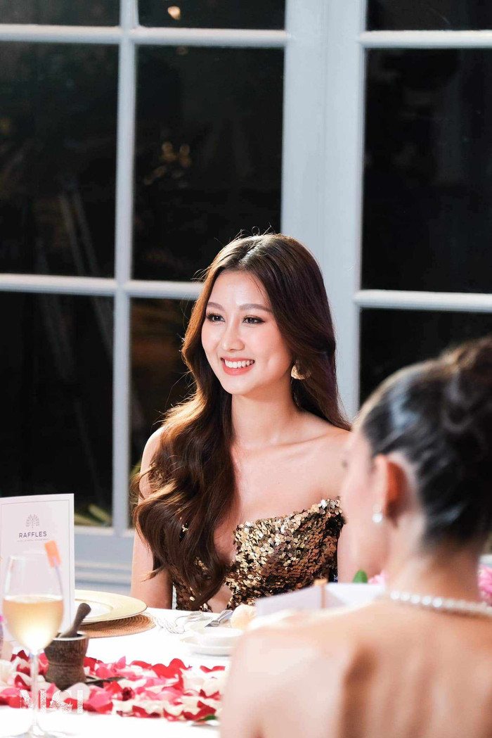 Hoa hậu Quế Anh góp mặt vào top 10 thí sinh được đi dùng bữa cùng ông Nawat - chủ tịch Miss Grand International 2024.