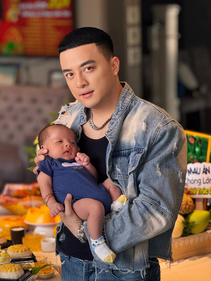 Cao Thái Sơn dành nhiều thời gian hơn cho con.