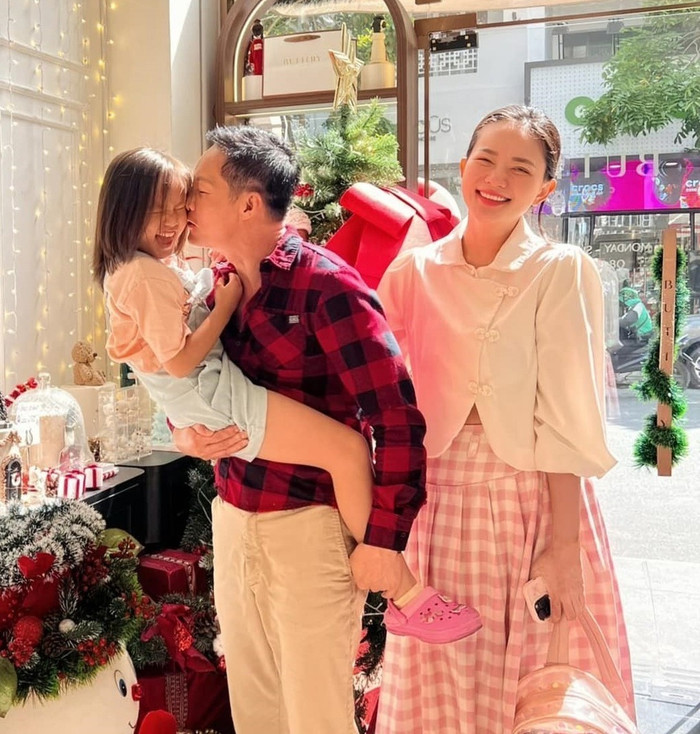 Gia đình hạnh phúc của Phan Như Thảo. 