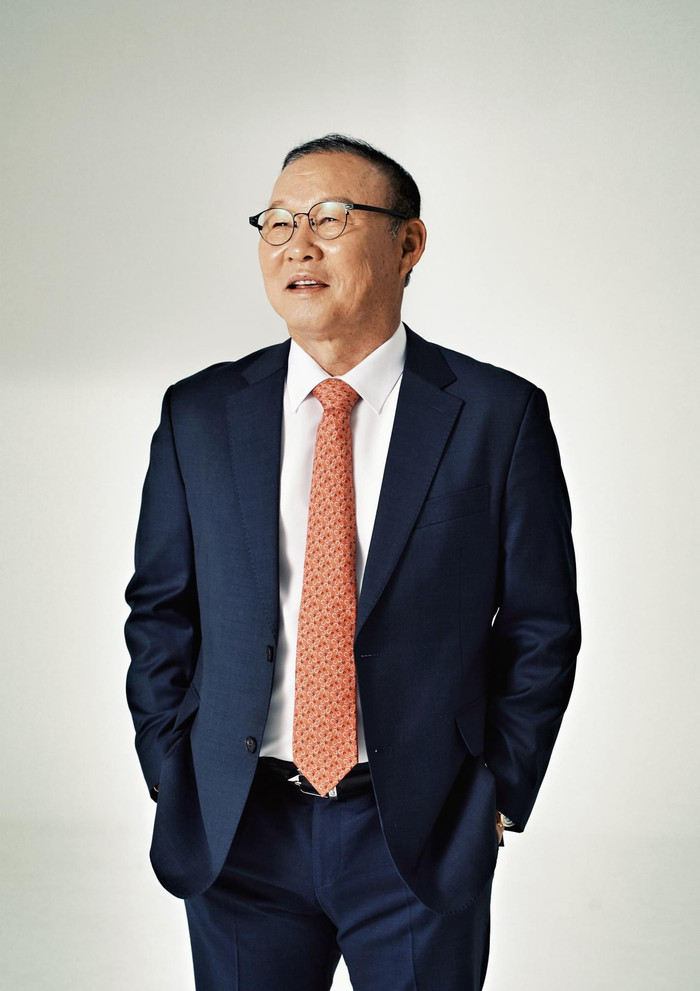 HLV Park Hang Seo đã ngợi khen Công Phượng theo đúng nghĩa tình cảm của một người thầy dành cho học trò cưng. Ảnh: Park Hang Seo