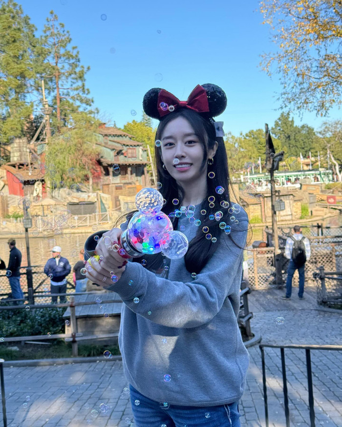 Trong khoảng thời gian còn mặn nồng với chồng cầu thủ, Jiyeon luôn thể hiện tâm trạng vui vẻ, hạnh phúc. Ảnh: Instagram @jiyeon2_