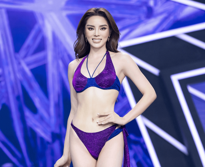 Nụ cười của Kỳ Duyên bị nhận xét đơ cứng, thiếu tự nhiên. 